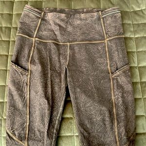 LuLuLemon leggings size 4 in excellent condition